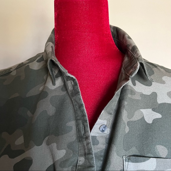 Eddie Bauer Boyfriend fit cami shirt - Picture 2 of 10